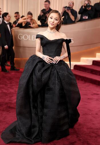 🔥 Ariana grande page leaked private photo uncensored full