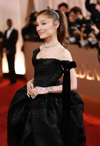 🔥 Ariana grande page leaked private photo uncensored full