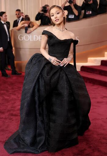 🔥 Ariana grande page leaked private photo uncensored full