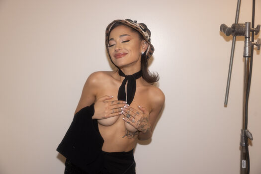 🔥 Ariana grande leaked private photo uncensored full