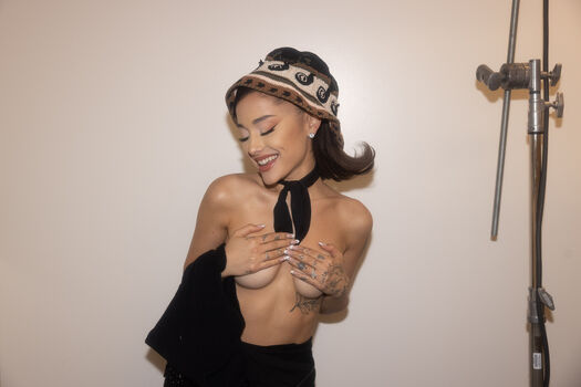 🔥 Ariana grande leaked private photo uncensored full