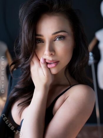 🔥 Emiliia ar page leaked private photo uncensored full