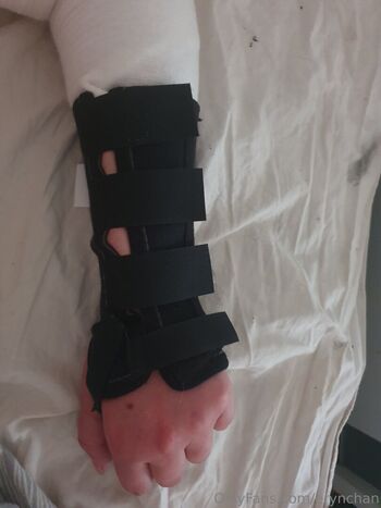 🔥 Erynchan leaked private photo uncensored full