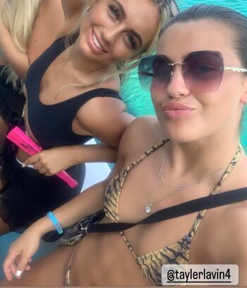 🔥 Female football page leaked private photo uncensored full