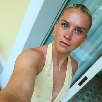 🔥 Female football page leaked private photo uncensored full