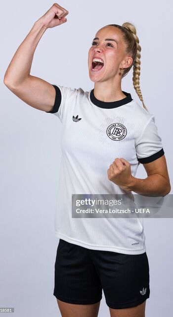 🔥 Female football page leaked private photo uncensored full