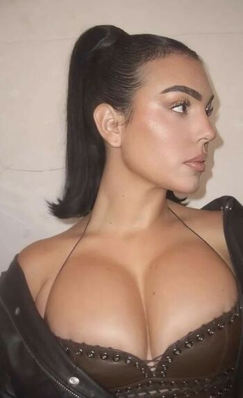 🔥 Georgina ronaldo leaked private photo uncensored full