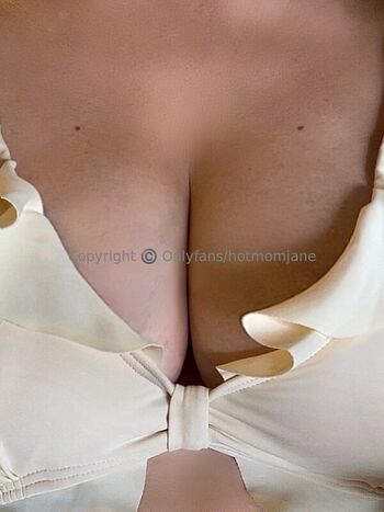 🔥 Hotmomjane leaked private photo uncensored full
