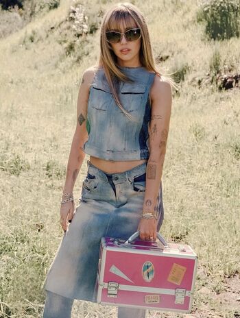 🔥 Miley cyrus page leaked private photo uncensored full