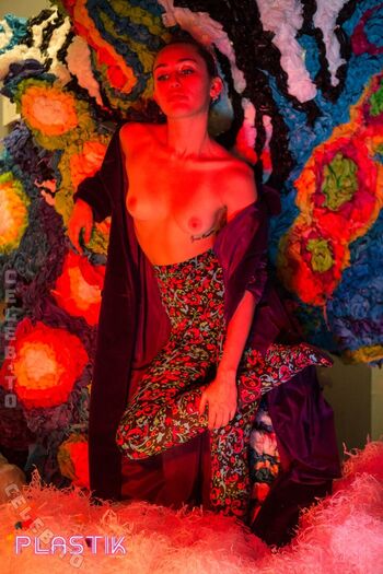 🔥 Miley cyrus page leaked private photo uncensored full