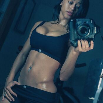 🔥 Stormi maya  page leaked private photo uncensored full