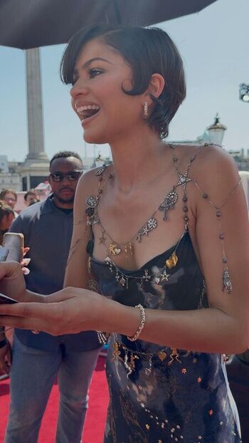 🔥 Zendaya page leaked private photo uncensored full